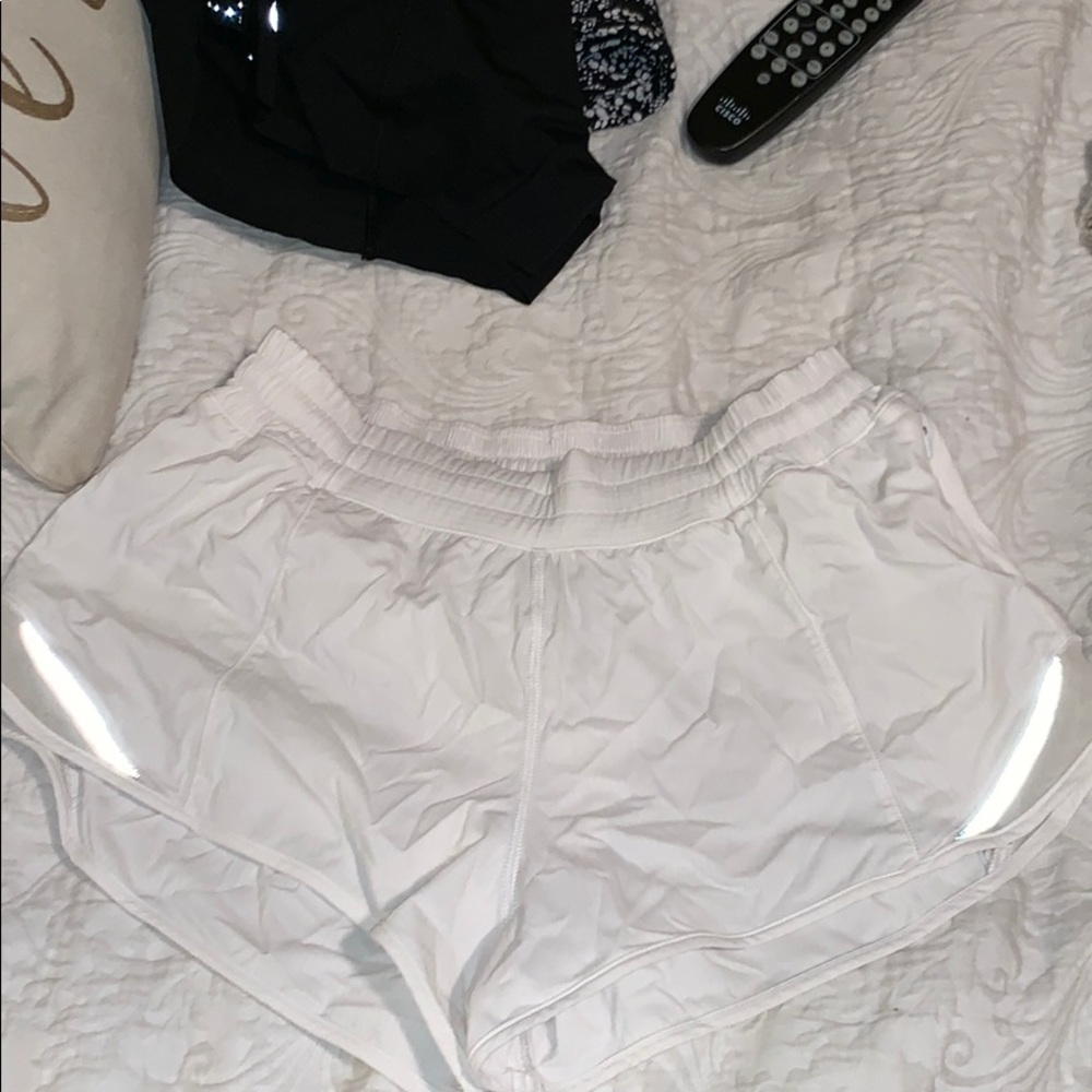 Lululemon hot toddy shorts size 6
